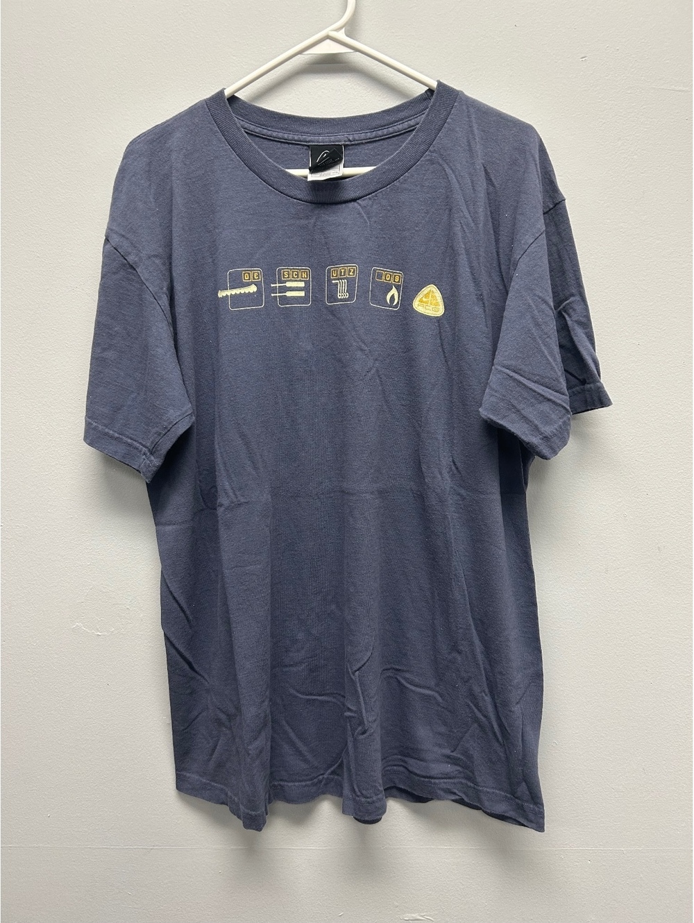 Vintage Y2K Nike ACG Men's Graphic T-Shirt